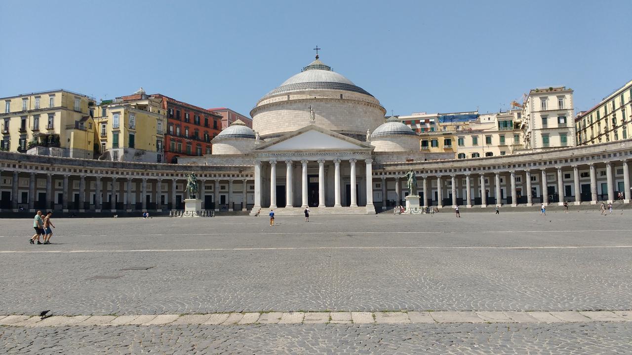 Palazzo Chiatamone * Nápoles